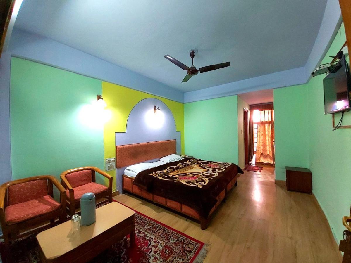 Hotel Avone Mohan Choraha Nainital Exterior foto